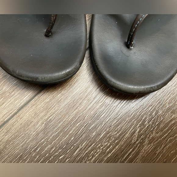 Women’s Timberland flip flop leather sandals. Good used condition. - Picture 4 of 5